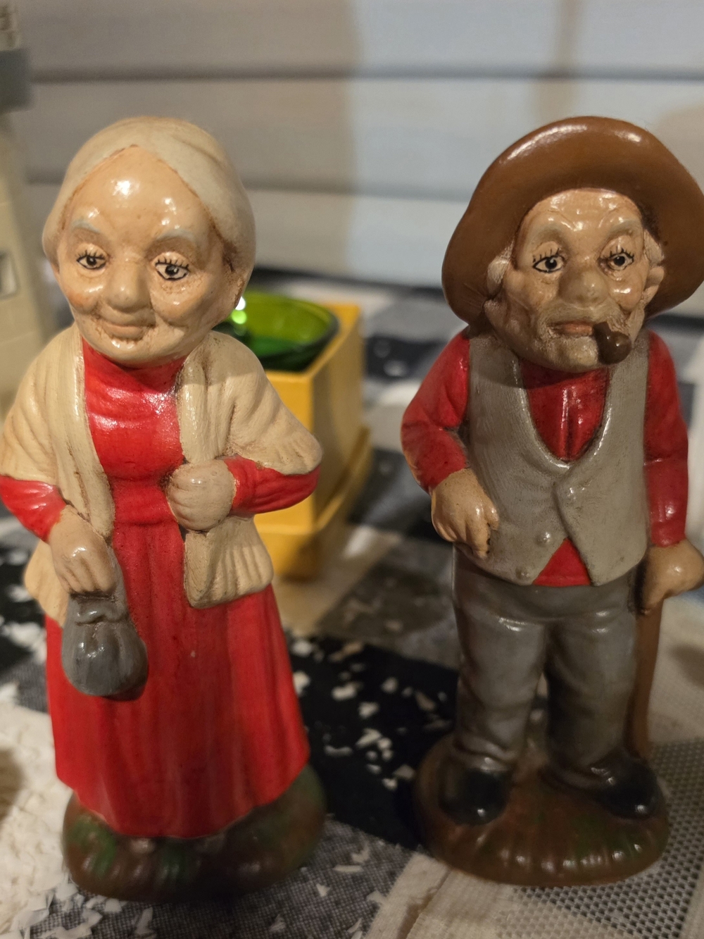 Red & Beige Elderly Couple Figurine Set - Decorative Home Accent
